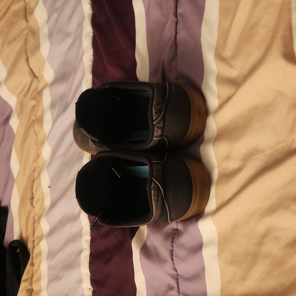 Nike shoes - Picture 3 of 5